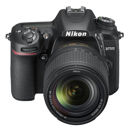 Nikon D7500 + DX 18-140 VR Set